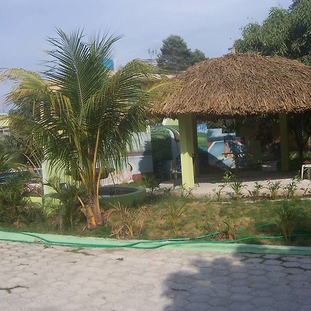 La Cayenna Hotel Et Restaurant Port-au-Prince Zewnętrze zdjęcie